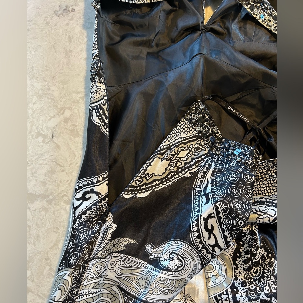 Dave & Johnny Black and White Paisley Maxi Dress with Crisscross Straps size 5/6 - Picture 9 of 16